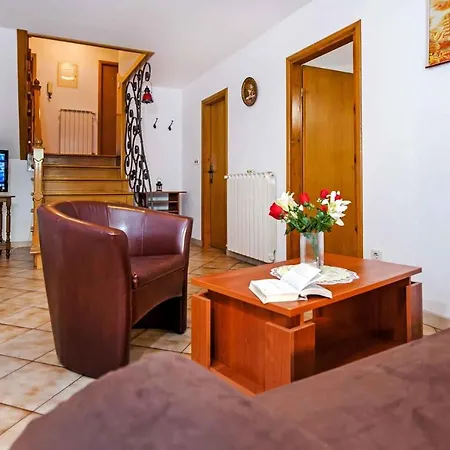In With Two-bedrooms 5 Apartment Rovinj