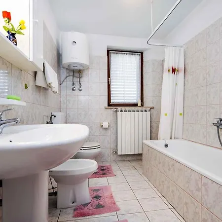 In With Two-bedrooms 5 Apartment Rovinj