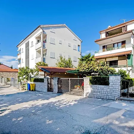 In With Two-bedrooms 5 Apartment Rovinj