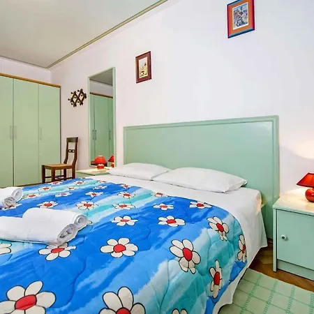 In With Two-bedrooms 5