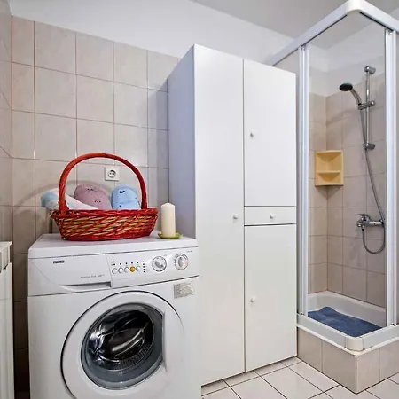 In With Two-bedrooms 5 Apartment