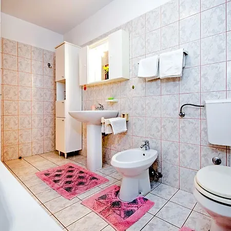 Apartment In With Two-bedrooms 5