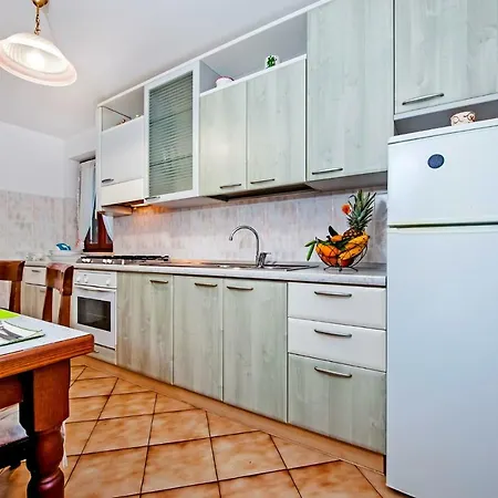 In With Two-bedrooms 5 Apartment